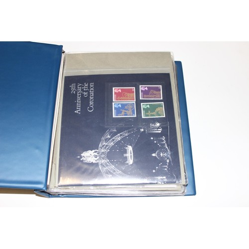 525 - Stamps - Qty of GB Presentation Pack stamps and collectors packs, 1970's and 1980's, in blue albums,... 