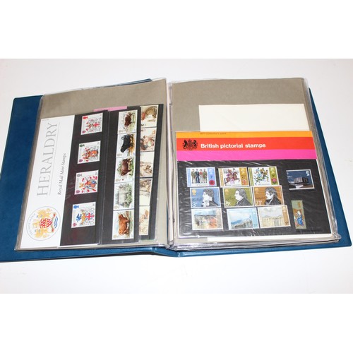 525 - Stamps - Qty of GB Presentation Pack stamps and collectors packs, 1970's and 1980's, in blue albums,... 