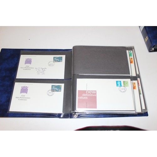 529 - Stamps - Great Britain First Day Covers in 4 blue Stanley Gibbons albums 1969-70 & 1971-1973, volume... 