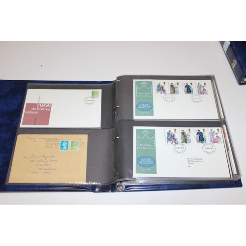 529 - Stamps - Great Britain First Day Covers in 4 blue Stanley Gibbons albums 1969-70 & 1971-1973, volume... 