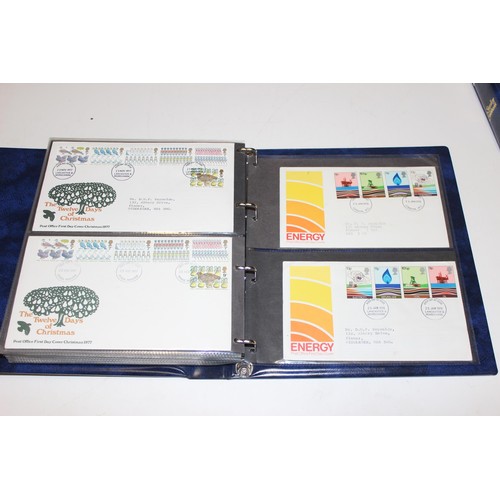 529 - Stamps - Great Britain First Day Covers in 4 blue Stanley Gibbons albums 1969-70 & 1971-1973, volume... 