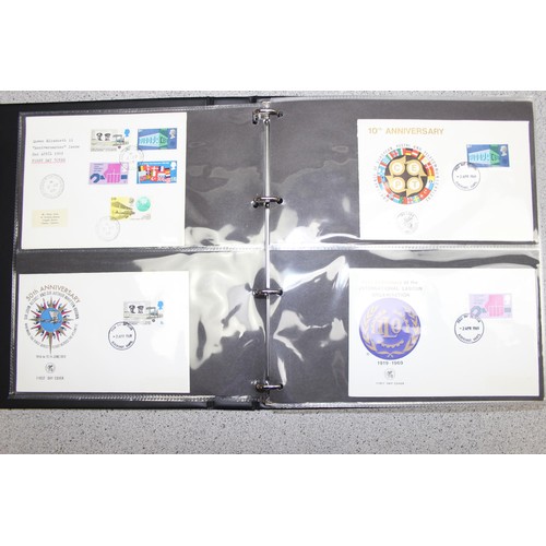 529 - Stamps - Great Britain First Day Covers in 4 blue Stanley Gibbons albums 1969-70 & 1971-1973, volume... 