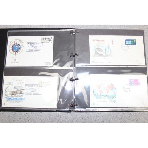 529 - Stamps - Great Britain First Day Covers in 4 blue Stanley Gibbons albums 1969-70 & 1971-1973, volume... 