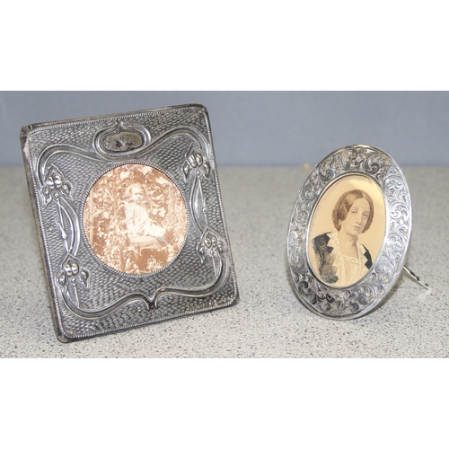 1077 - 2 small silver photograph frames, one Art Nouveau design, Birmingham 1903 by Zimmerman, and an unmar... 