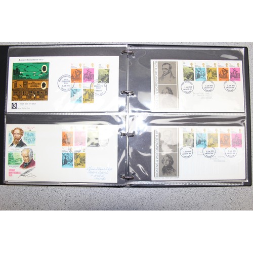 529 - Stamps - Great Britain First Day Covers in 4 blue Stanley Gibbons albums 1969-70 & 1971-1973, volume... 