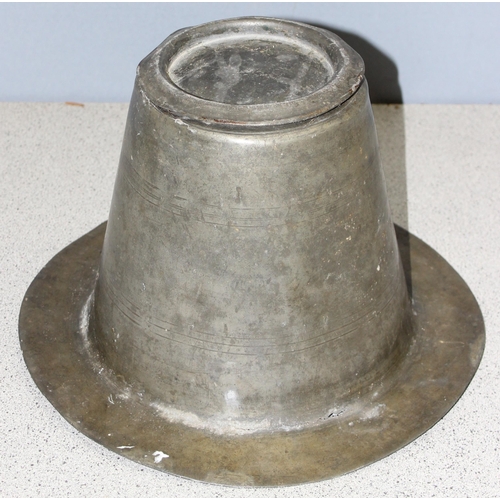 1091 - 19th Century pewter chamber pot or commode, of broad rimmed tapered form, approx 31cm W x 20cm H