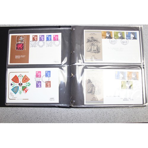 529 - Stamps - Great Britain First Day Covers in 4 blue Stanley Gibbons albums 1969-70 & 1971-1973, volume... 