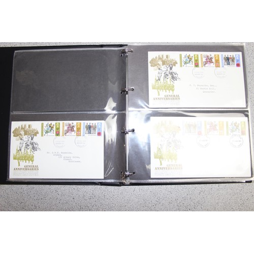 529 - Stamps - Great Britain First Day Covers in 4 blue Stanley Gibbons albums 1969-70 & 1971-1973, volume... 