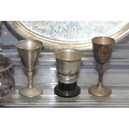 1095 - Qty of antique and later silver plated items to include serving trays, approx 6.6kg gross