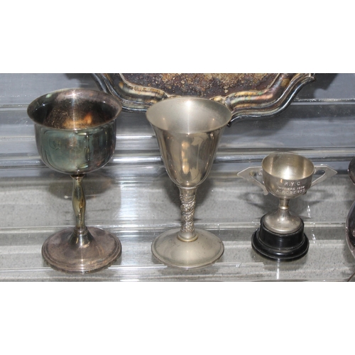 1095 - Qty of antique and later silver plated items to include serving trays, approx 6.6kg gross