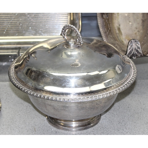 1097 - Qty of antique and later silver plate to include serving trays and vases, approx 6.8kg gross