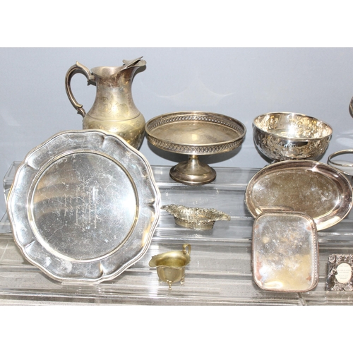 1099 - Qty of antique and later silver plate to include trays and a dressing table set, approx 11.9kg gross