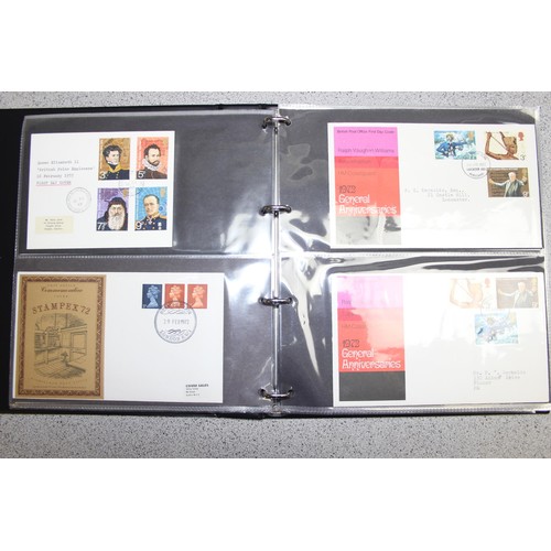 529 - Stamps - Great Britain First Day Covers in 4 blue Stanley Gibbons albums 1969-70 & 1971-1973, volume... 