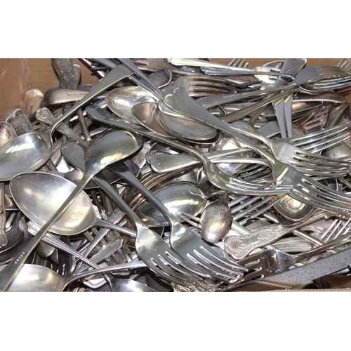 1099B - Large qty of silver plated flatware, approx 8.7kg gross