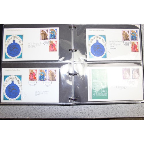 529 - Stamps - Great Britain First Day Covers in 4 blue Stanley Gibbons albums 1969-70 & 1971-1973, volume... 