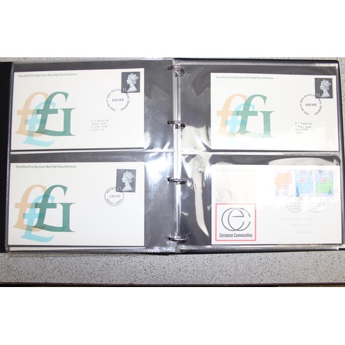 529 - Stamps - Great Britain First Day Covers in 4 blue Stanley Gibbons albums 1969-70 & 1971-1973, volume... 