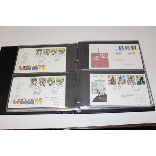 530 - Stamps - Great Britain First Day Covers in 2 blue Stanley Gibbons albums, 1978-81 & 1981-1989, volum... 