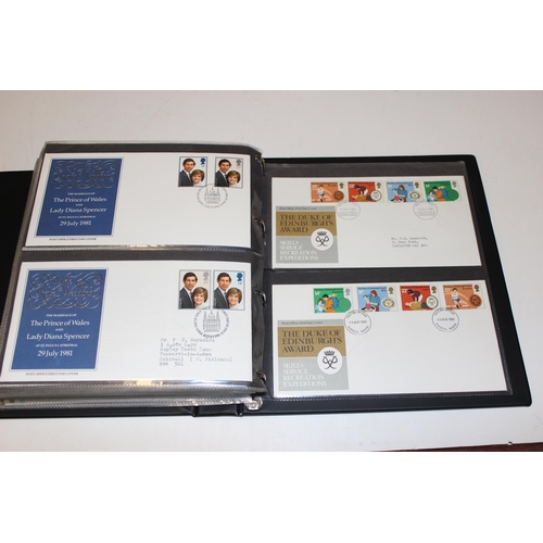 530 - Stamps - Great Britain First Day Covers in 2 blue Stanley Gibbons albums, 1978-81 & 1981-1989, volum... 