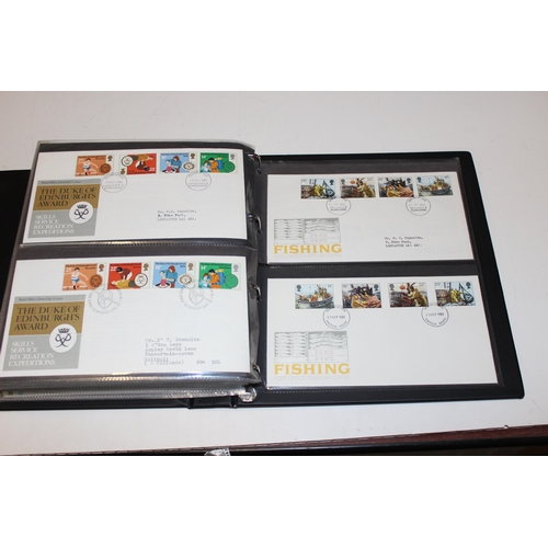 530 - Stamps - Great Britain First Day Covers in 2 blue Stanley Gibbons albums, 1978-81 & 1981-1989, volum... 