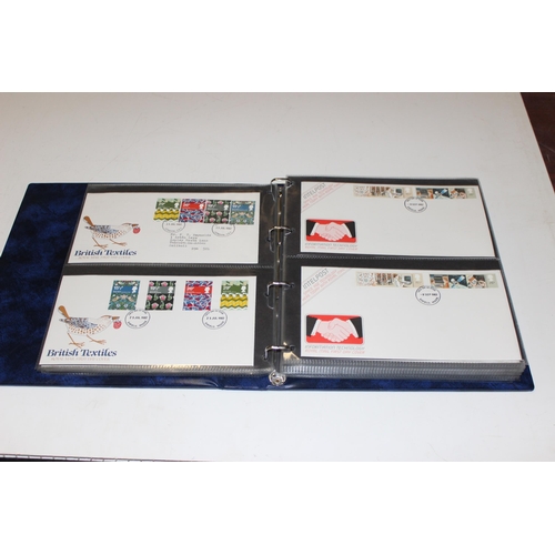 530 - Stamps - Great Britain First Day Covers in 2 blue Stanley Gibbons albums, 1978-81 & 1981-1989, volum... 