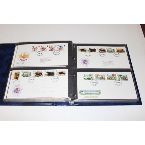 530 - Stamps - Great Britain First Day Covers in 2 blue Stanley Gibbons albums, 1978-81 & 1981-1989, volum... 