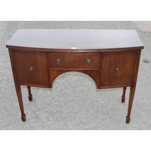 136 - A William IV style mahogany sideboard on spade legs, approx 122cm wide x 51cm deep x 91cm tall