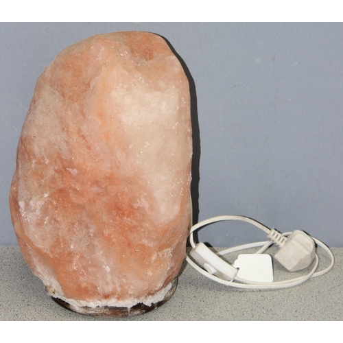 260 - Large Himalayan salt lamp, approx 34cm H