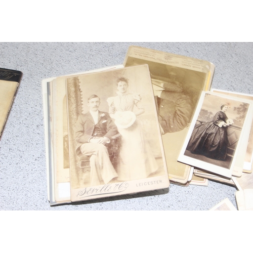 544 - Qty of antique photographs to incl carte de visite