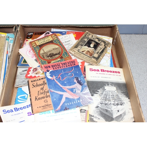 569 - Mixed lot of ephemera to include ordnance survey maps, show programmes, antique newspapers etc...