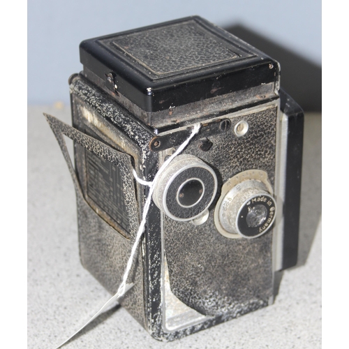 664 - Vintage Rolleicord TLR Compur camera with Carl Zeiss lens