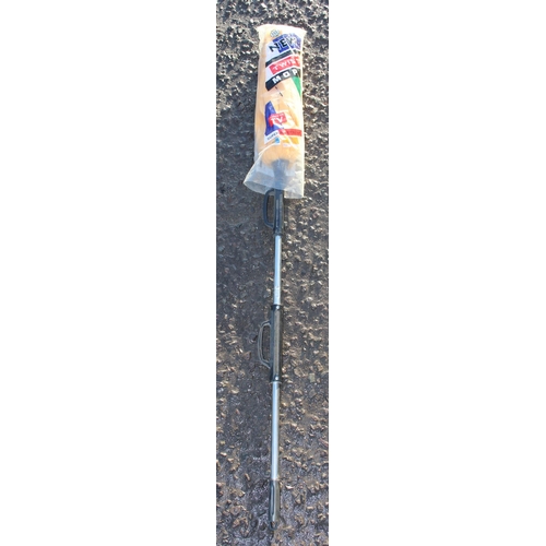 821 - 7 Twist mops, approx 132cm tall