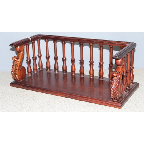 279 - Solid mahogany carved Georgian style desk bookstand - leaf and baluster design, approx 42cm W