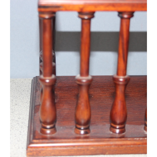 279 - Solid mahogany carved Georgian style desk bookstand - leaf and baluster design, approx 42cm W