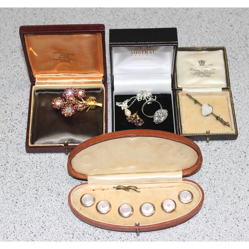 1186 - Qty of assorted vintage and later costume jewellery to inc a boxed set of 6 shirt buttons made from ... 