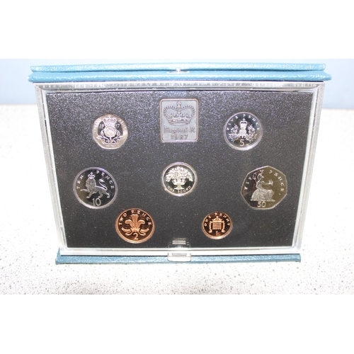 1299Q - Great Britain & Northern Ireland proof coinage sets, 6 assorted proof coin sets in folders, 1983 - 1... 