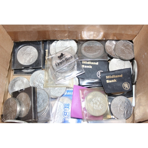 1299T - Large qty of commemorative crown coins, approx 3.4kg gross