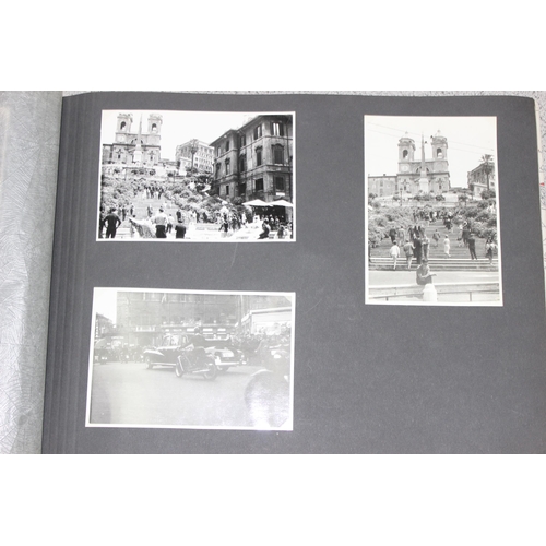 578 - 5 assorted vintage postcard and photograph albums and contents