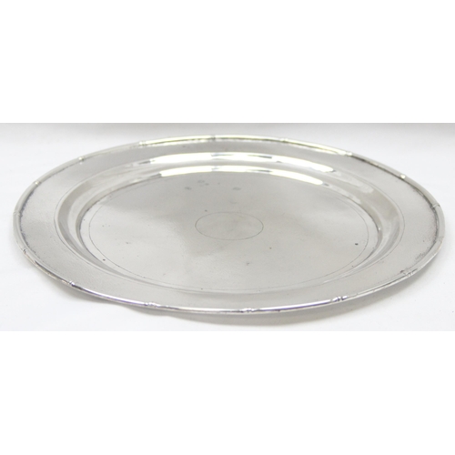 1001 - An antique Chinese export silver serving plate made by Hung Chong & Co, XRF tests approx 85% silver,... 