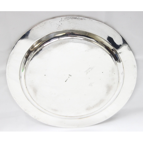 1001 - An antique Chinese export silver serving plate made by Hung Chong & Co, XRF tests approx 85% silver,... 