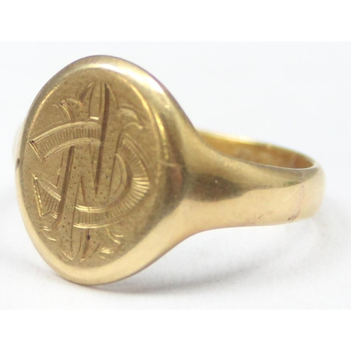 1196 - An antique 18ct gold signet ring with engraved initials NC or CN, marked for Birmingham 1914, approx... 