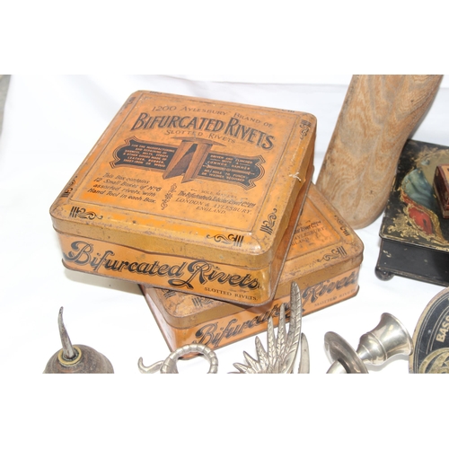 1840 - Qty of mixed stuff to inc vintage advertising tins, brass door handles etc