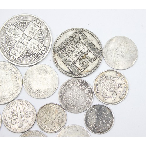 1204 - Qty of assorted mixed world and British silver coins to inc an 1883 Gothic Florin, approx 54.15g gro... 