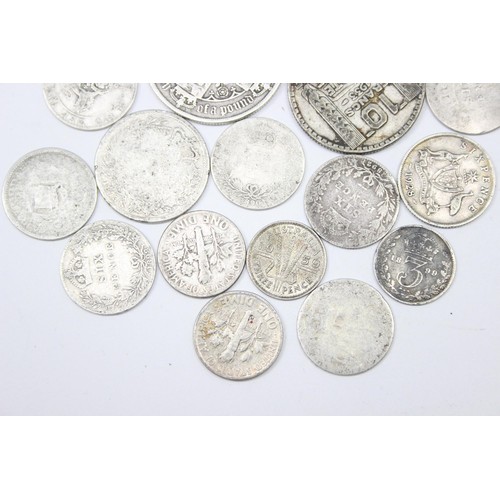 1204 - Qty of assorted mixed world and British silver coins to inc an 1883 Gothic Florin, approx 54.15g gro... 