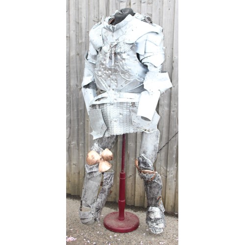 1422 - A full size medieval reenactment partial metal suit of armour, approx 73cm wide x 158cm tall, manneq... 