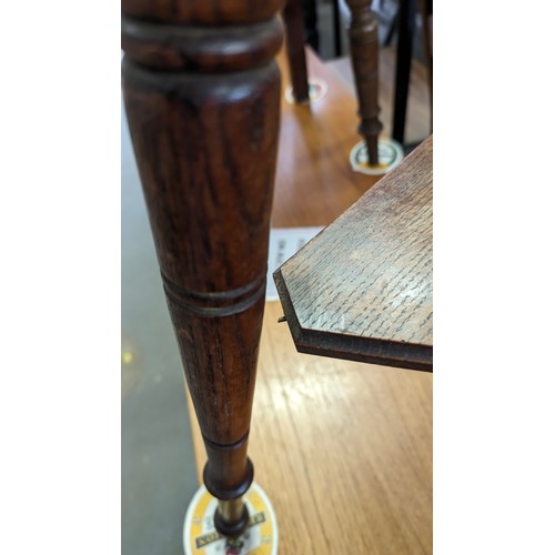 47 - 2 pieces of carved oak furniture to inc a hall or spinning chair and a 3 legged side table, table ap... 