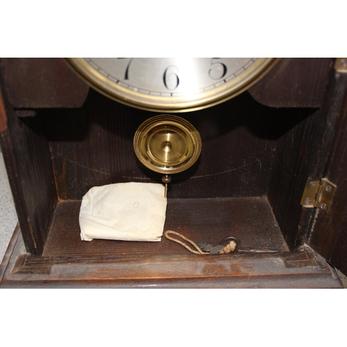 1309 - 2 wooden cased mechanical mantel clocks to incl Smiths, tallest approx 38cm