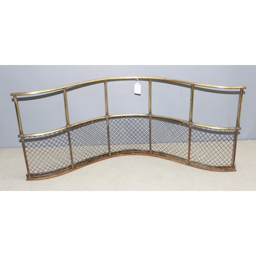 275 - Vintage brass fire guard/fire fender with curve design, approx 87cm W x 37cm H