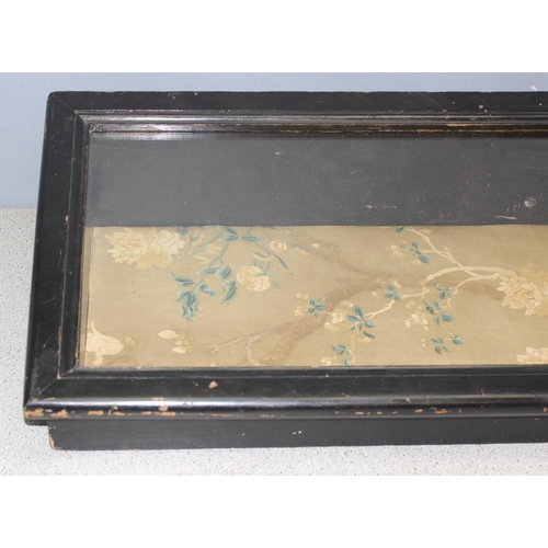 283 - Vintage sloped glazed table top display box, ideal for antiques fairs, approx 92 x 32 x 15cm