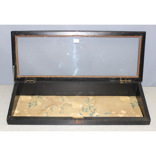 283 - Vintage sloped glazed table top display box, ideal for antiques fairs, approx 92 x 32 x 15cm