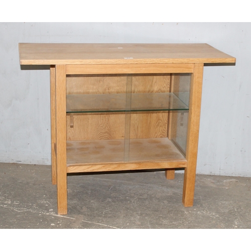 67 - a modern light oak display cabinet or side table, approx 96cm wide x 41cm deep x 73cm tall